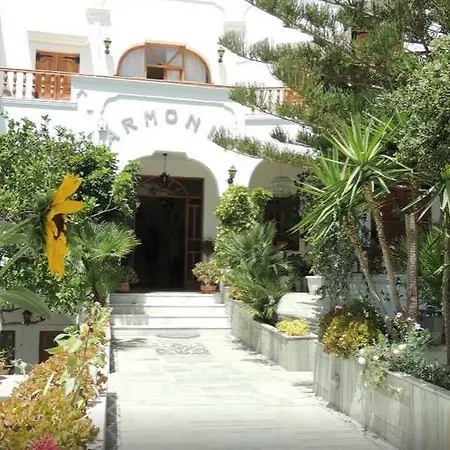 Armonia Kamari (Santorini)