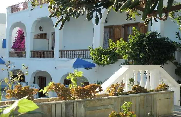 Armonia 3* Kamari (Santorini)