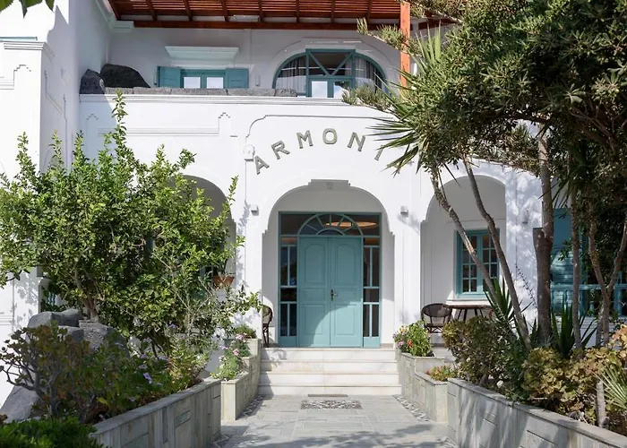 Armonia 3* Kamari (Santorini)