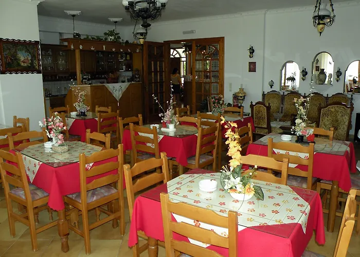 Armonia Kamari (Santorini)