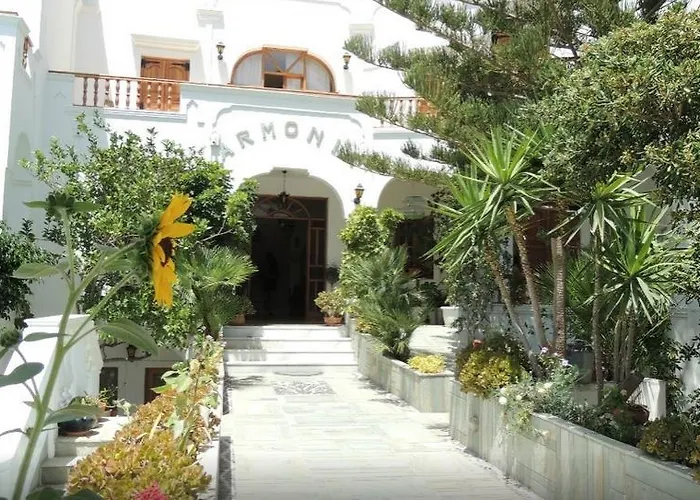 Armonia Kamari (Santorini)